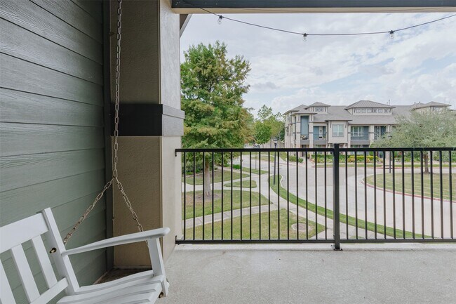 Building Photo - 411 Via Regatta Dr