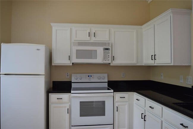 Building Photo - 1714 Fox Glen Ct