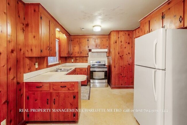 Building Photo - Charming 2 Bedroom Home in Charlotte!