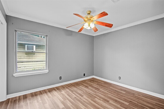 Building Photo - 8565 Ridgepoint Dr