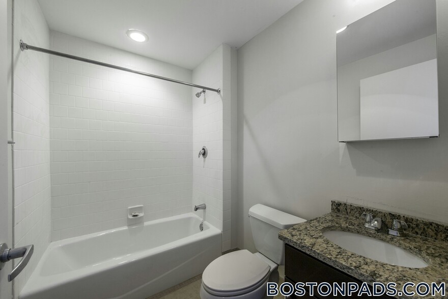 Building Photo - 160 E Berkeley St