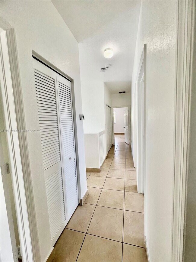 Building Photo - 3141 NE 3rd Dr