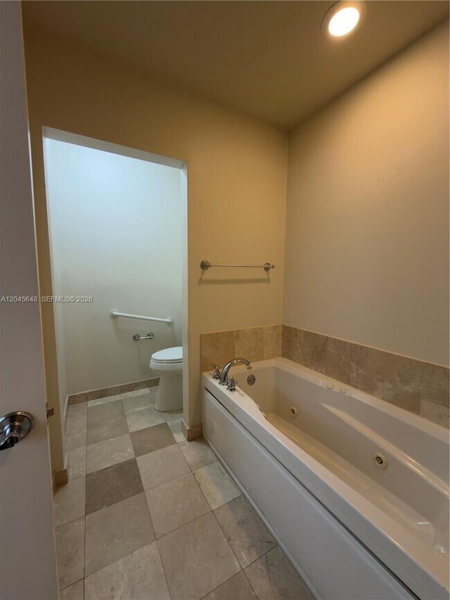 Building Photo - 16100 Emerald Estates Dr