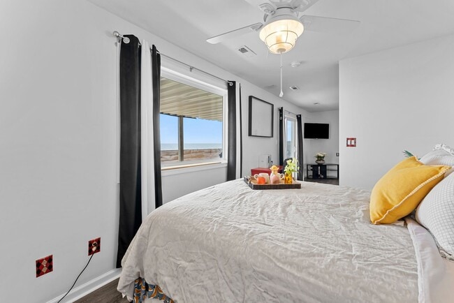 Building Photo - Grand View 115