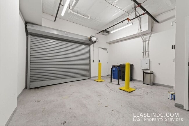 Building Photo - 1332 8th St NW