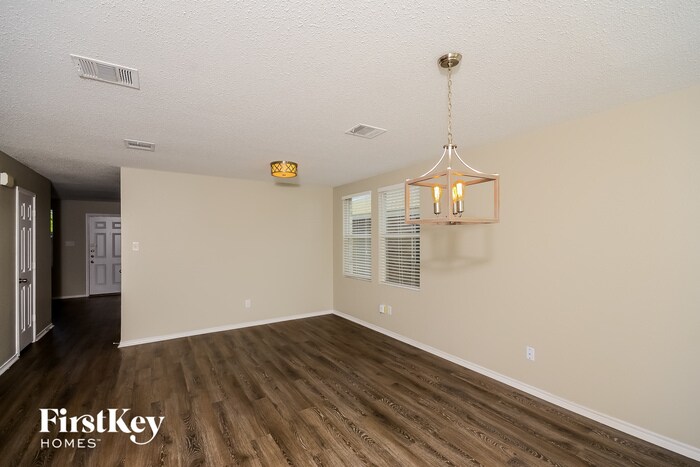 Building Photo - 313 Butch Cassidy Dr