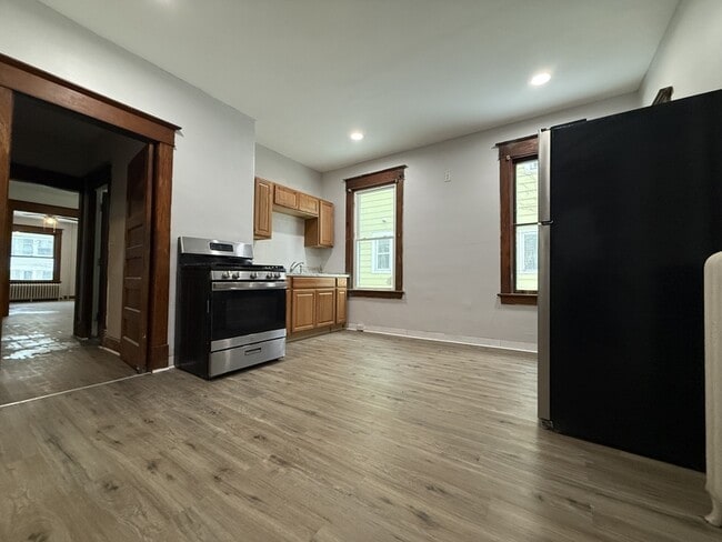 Building Photo - 34 Besch Ave