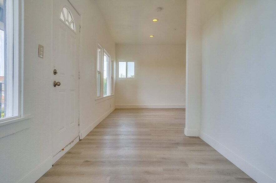 Building Photo - 3085 Inez St