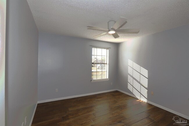 Building Photo - 648 Green Pine Dr