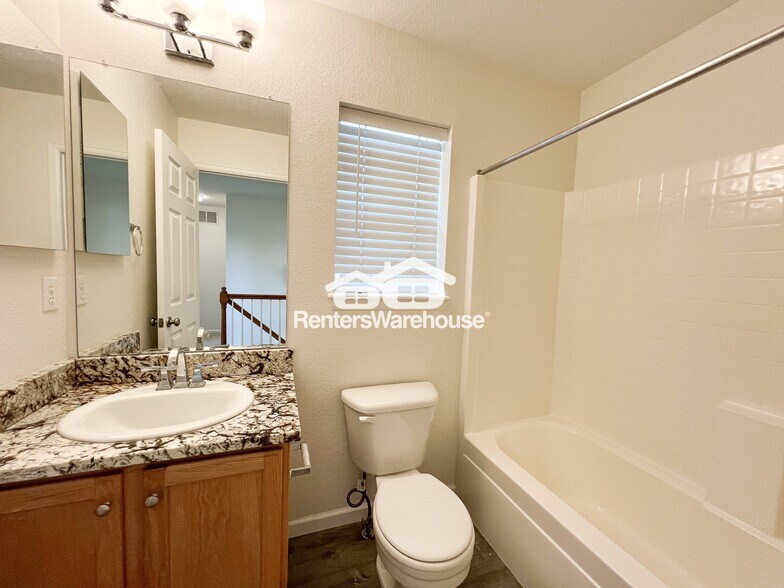 Building Photo - 4504 E Lyndenwood Cir