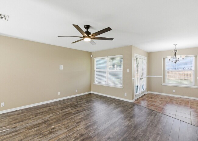 Building Photo - Freshly Updated 3 Bedroom Home on Large Corner Lot!