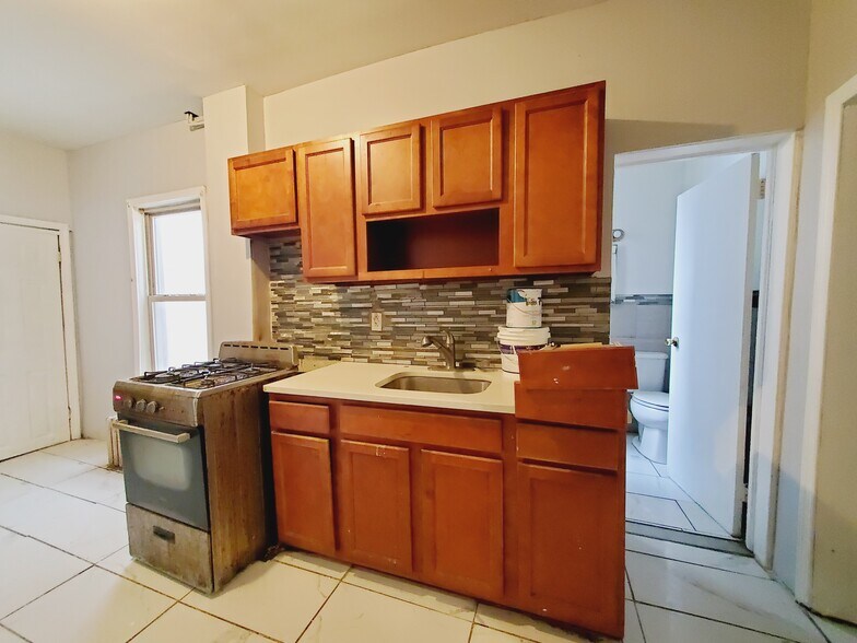 Unit 1 - 197 Orient Ave