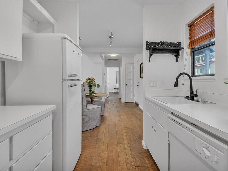 Building Photo - 2410 G St