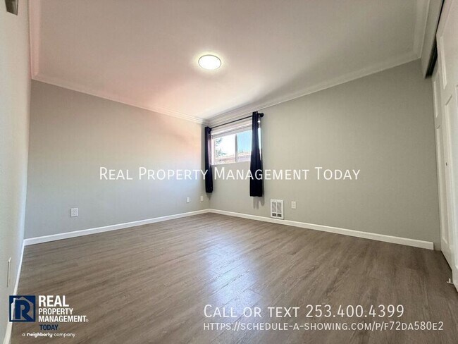 Building Photo - 1111 SW 148th St