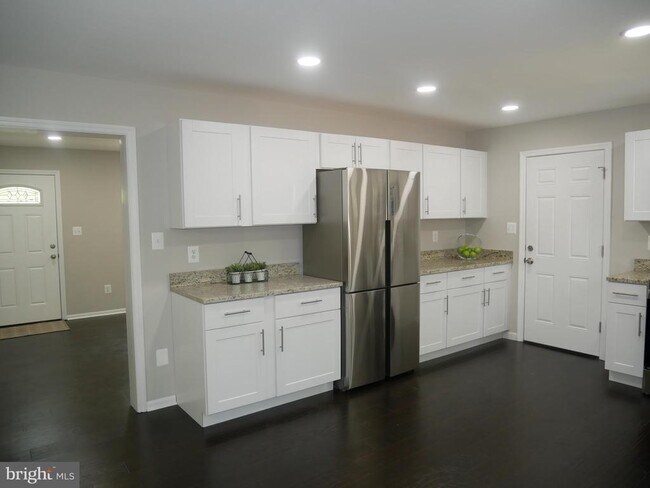Building Photo - 35600 Sassafras Dr