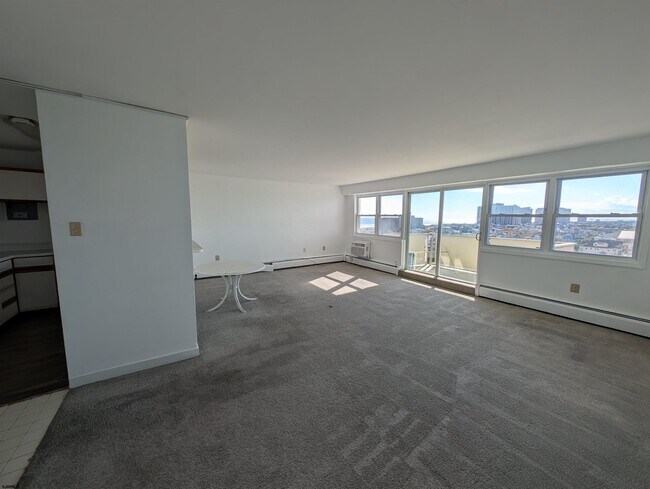 Building Photo - 3817 Ventnor Ave