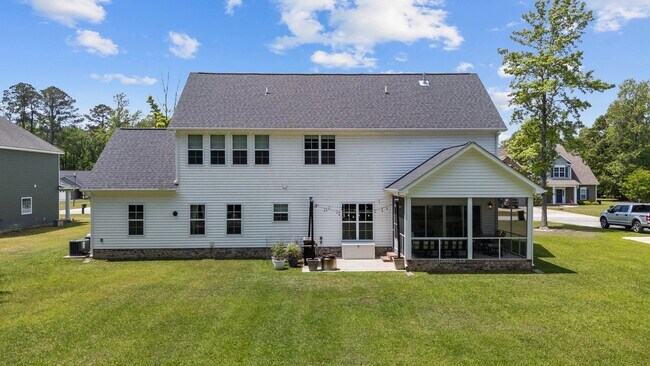 Building Photo - 3506 Sir James Ln