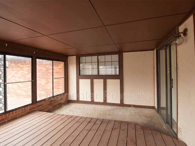 Building Photo - 5009 Kindling Ln