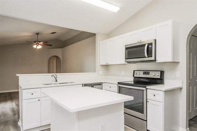 Building Photo - 662 Brockton Dr