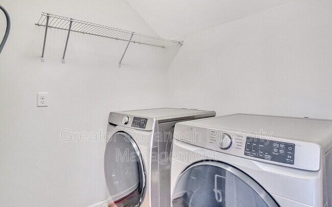 Building Photo - 40 Burnt Oak Rd