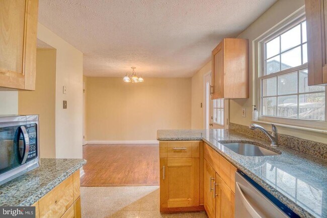 Building Photo - 9220 Pinenut Ct