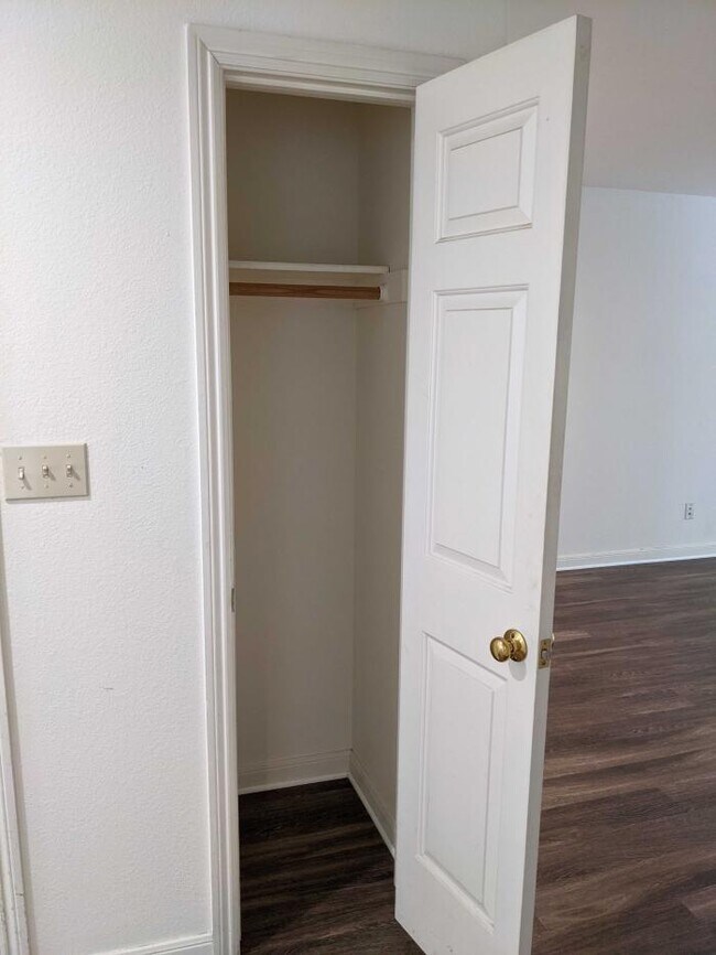 Building Photo - 3 bedroom in San Francisco CA 94117