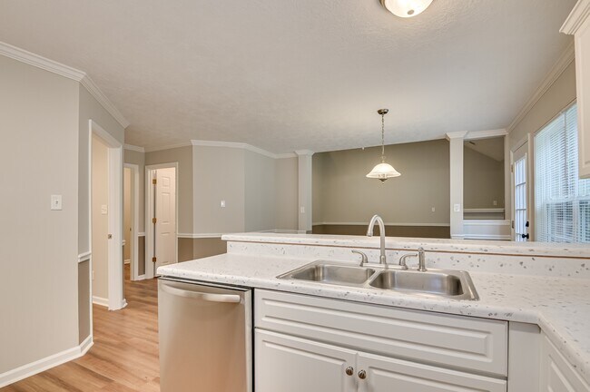 Building Photo - 7640 Pleasantville Way