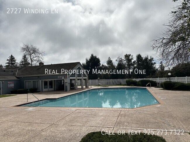 Building Photo - 2727 Winding Ln