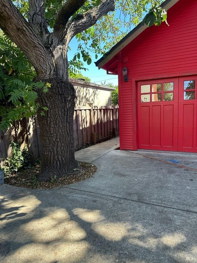 Building Photo - 334 Ridgway Ave