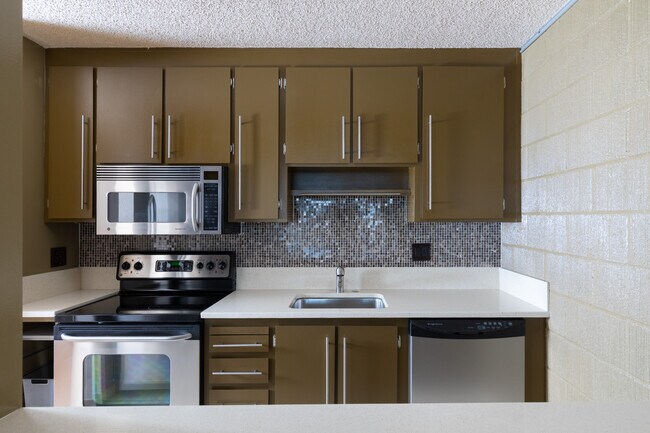 kitchen - 1 Kelton Ct