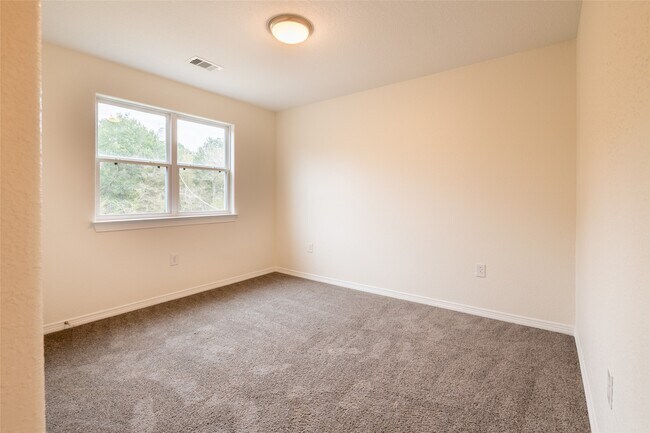 Building Photo - 25012 Armagh Rd