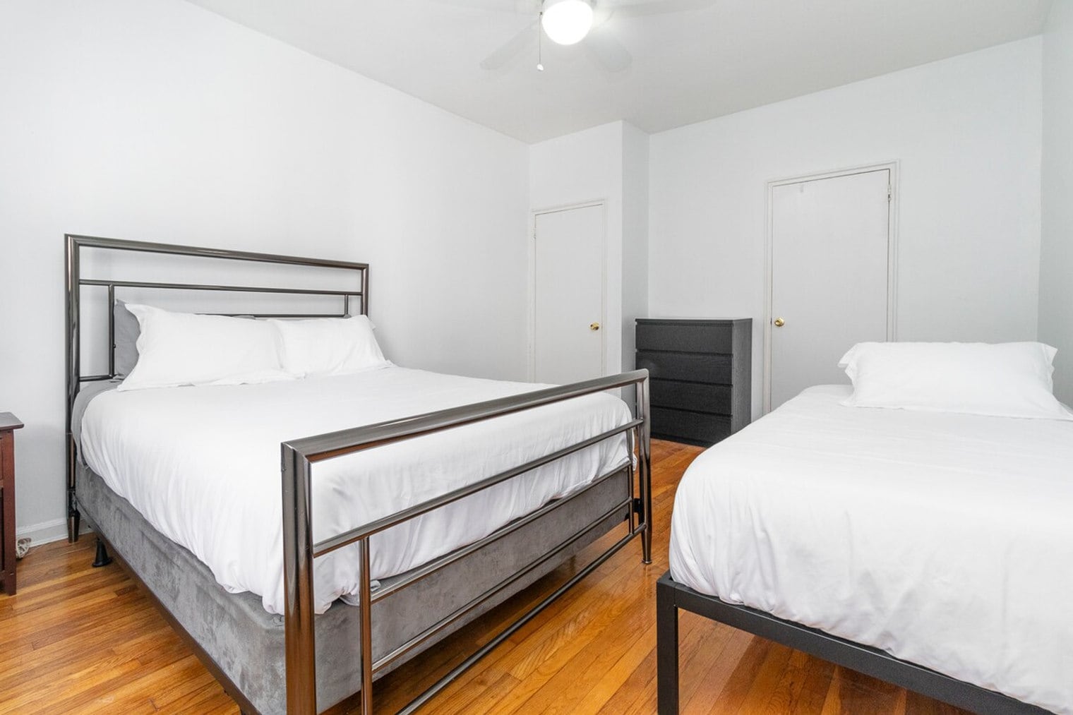 Building Photo - 250 E 82nd St