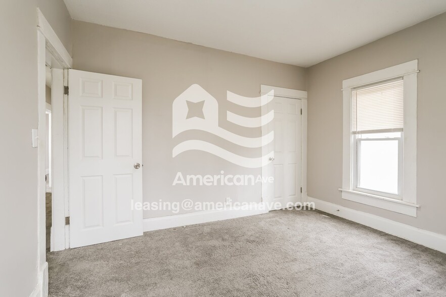 Building Photo - 1615 E Fulton St