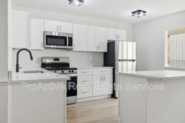 Building Photo - 2065 E Ocean View Ave