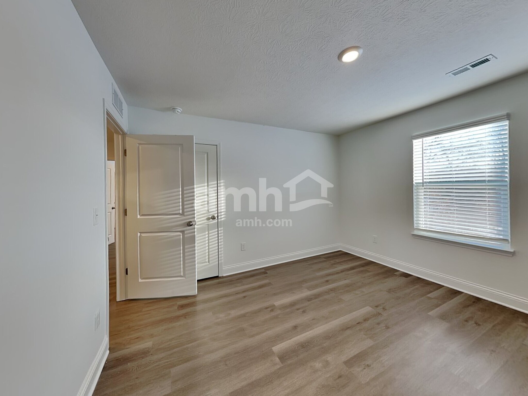 Building Photo - 980 Heritage Blvd