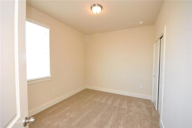 Building Photo - 2222 Creekside Ln