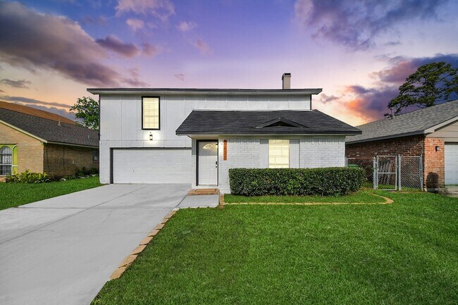 Building Photo - 8631 Valley Ledge Dr