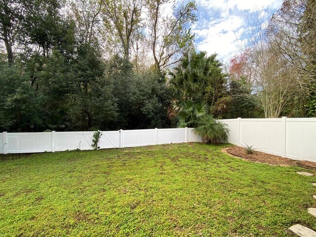 Building Photo - 488 Wild Fox Dr