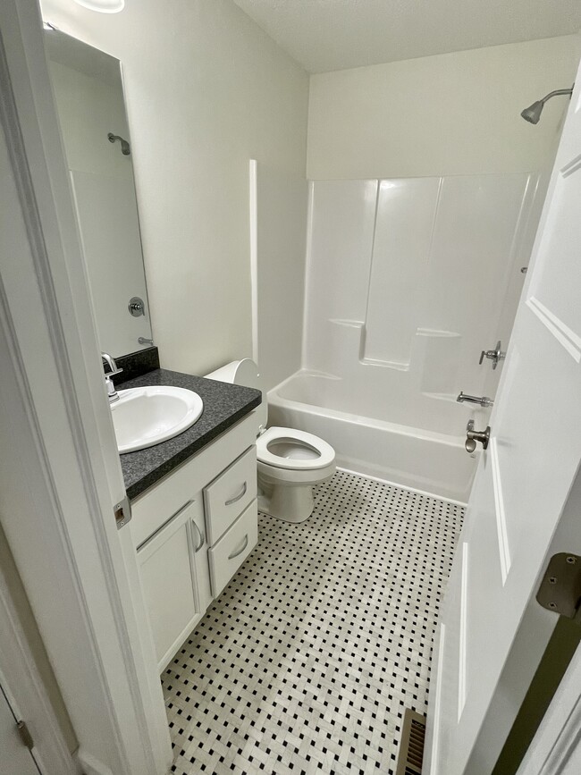 Full bathroom (second floor) - 12218 Ashbury Ave