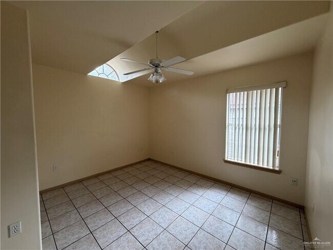 Building Photo - 25 N 7th St