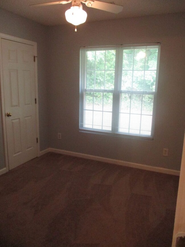 Building Photo - Cute one level house in High Point-