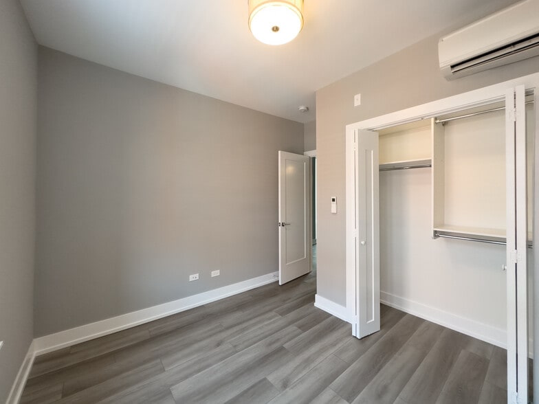 Building Photo - 3924 N Janssen Ave