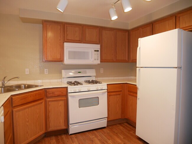 Building Photo - 9303 Gilcrease Ave
