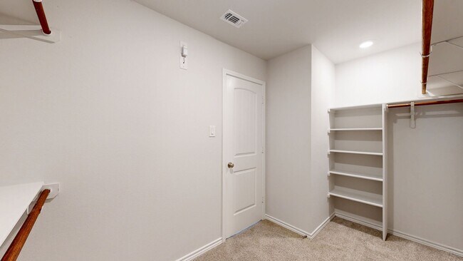 Building Photo - CHECK OUT THIS 4 BEDROOM, 2 BATH, 3 CAR GARAGE HOME IN HARKER HEIGHTS!