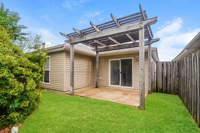 Building Photo - 4669 Young Pointe Manor