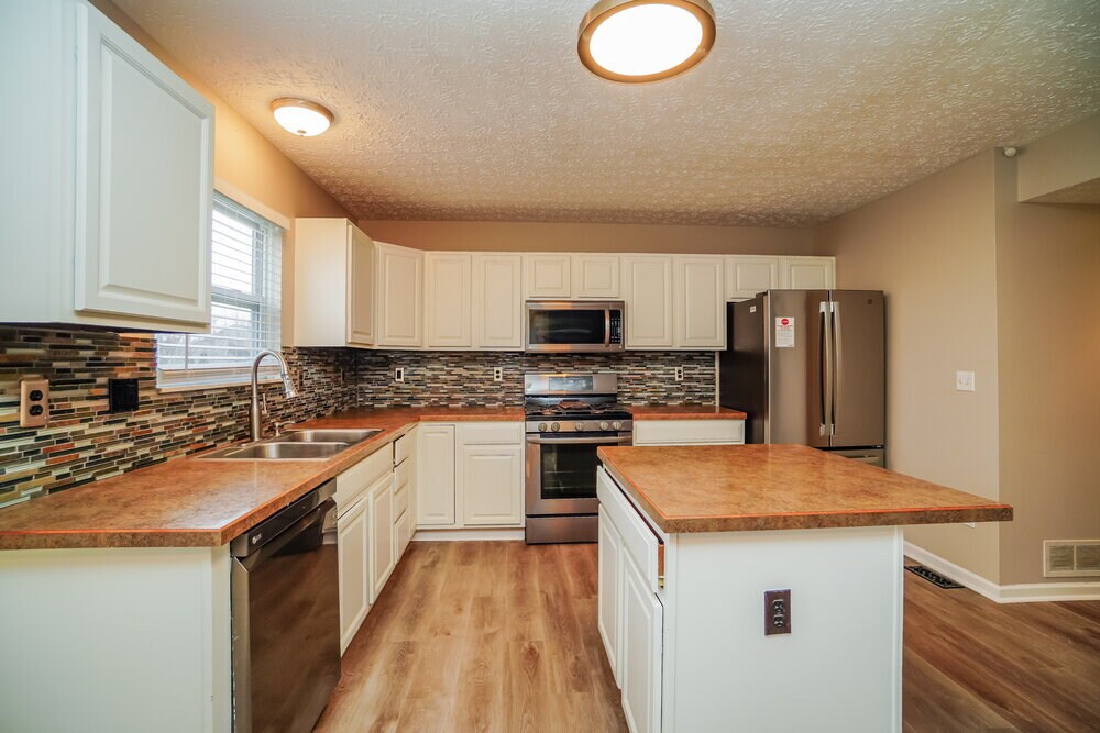 Building Photo - 224 Sonoma Dr