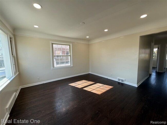 Building Photo - 6991 Colonial St