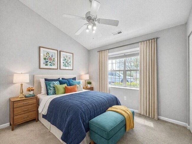 Building Photo - Beautiful 2BR 2BA Home w/ Sunroom • Full Kitchen Suite • Attached Garage in Columbus