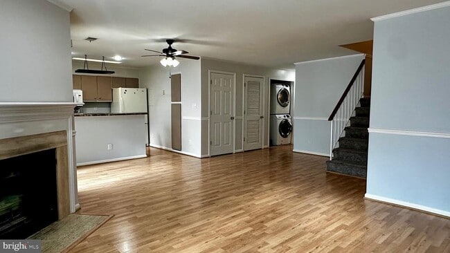 Building Photo - 12893 Grays Pointe Rd