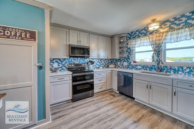 Building Photo - FURNISHED OFF-SEASON OCEANFRONT MONTHLY RENTAL -ONLY FEBRUARY LEFT